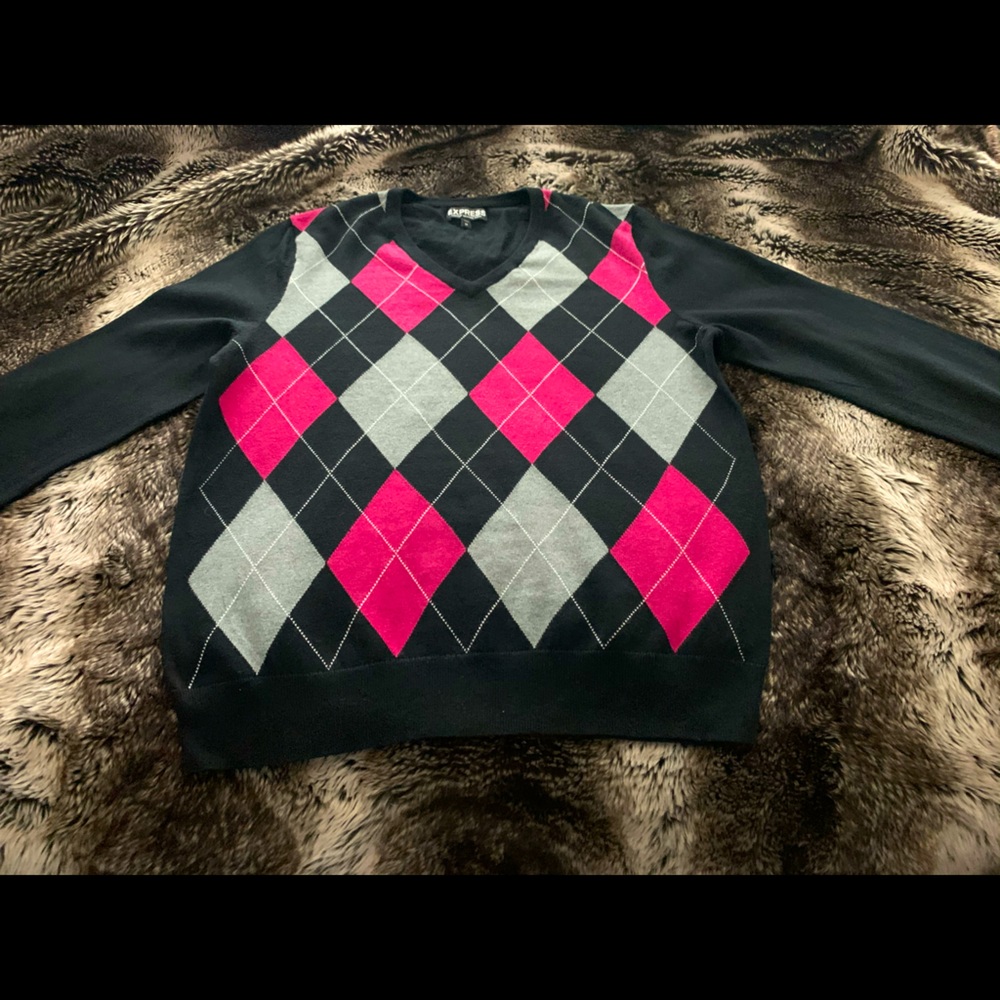 V-Neck Express Argyle Sweater